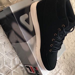 Brand New Men's Montano black/white FILA sneakers